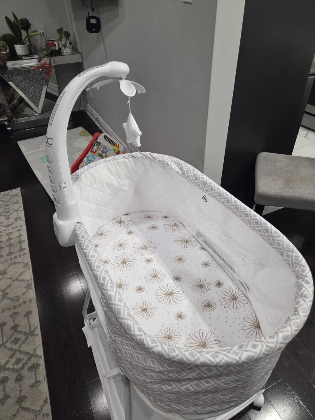 Baby Bassinet for Sale - photo 2