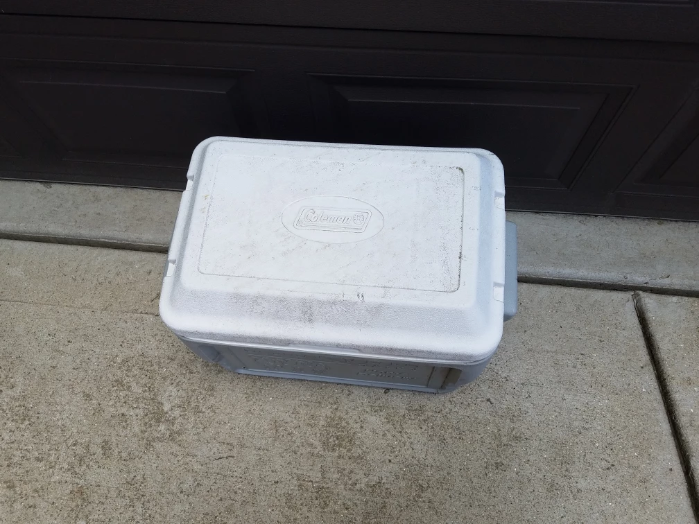 VINTAGE Coleman Oberweis Dairy Box Home Delivery Milk Cooler - photo 3