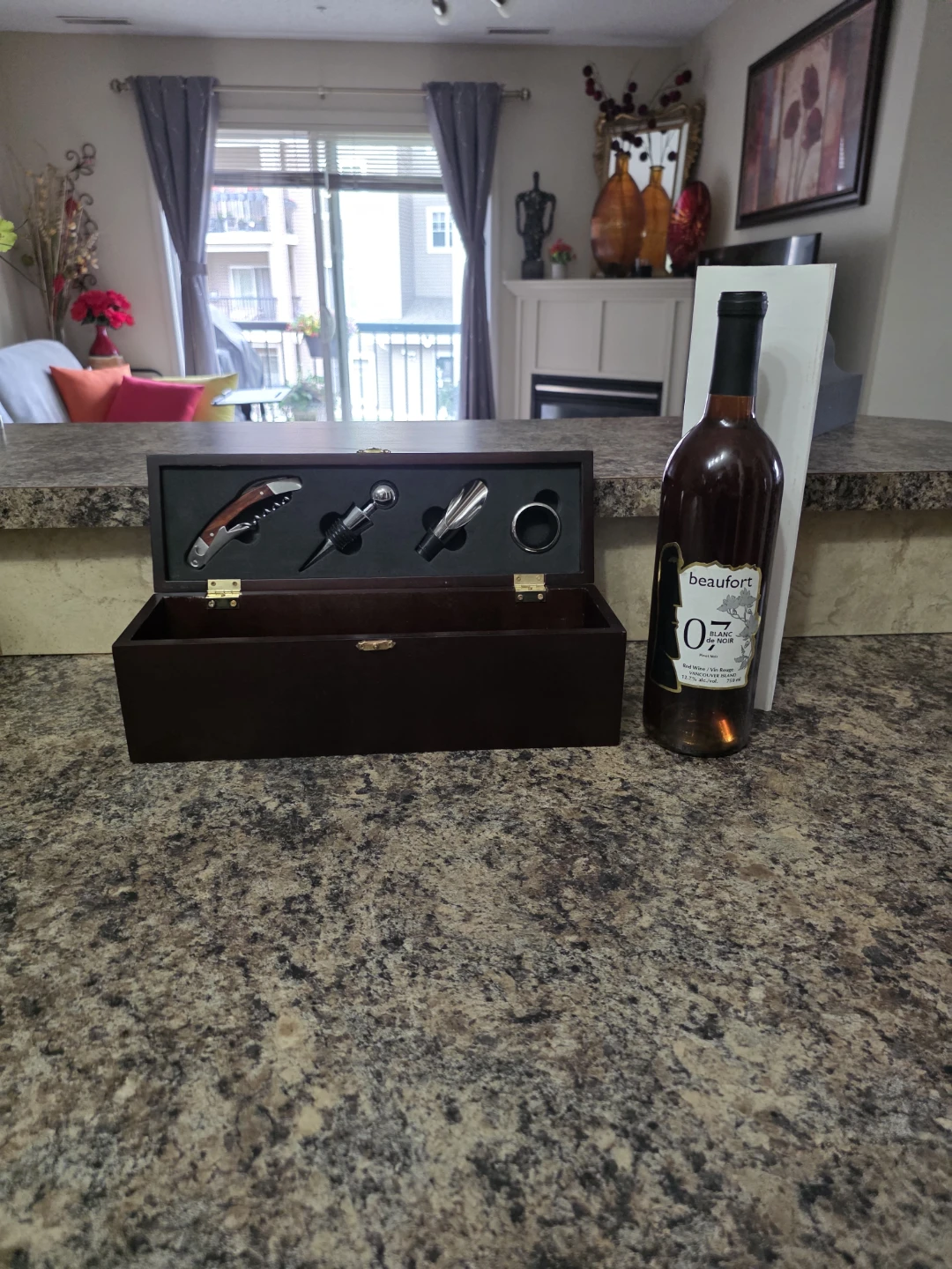 Beaufort  Blanc de Noir Wine with Wine Accessories Set - photo 2