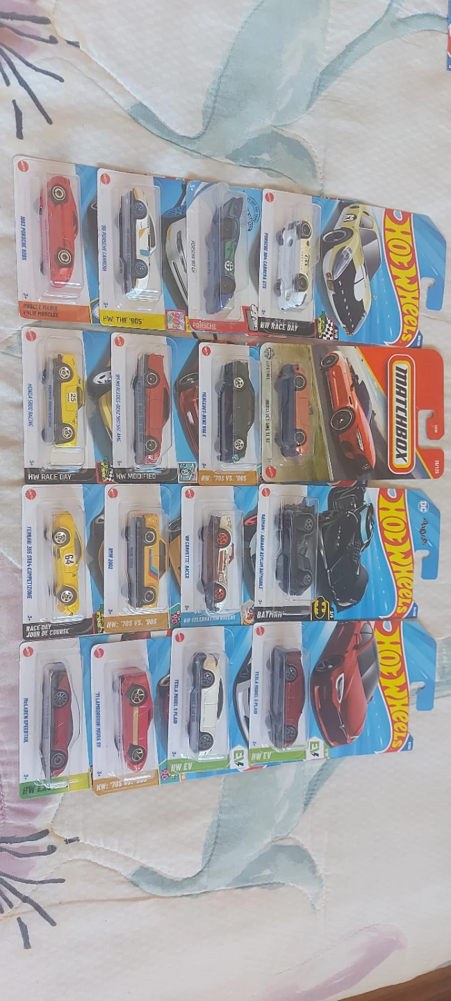 Hot Wheels and Matchbox Die-cast Cars Lot