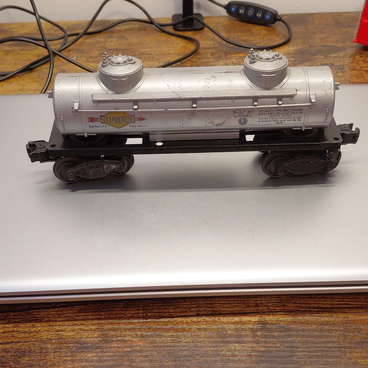Lionel Sunoco "O" Gauge Tank Car