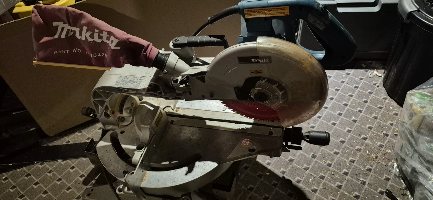 10 inch sliding  compound Makita Miter Saw - photo 4