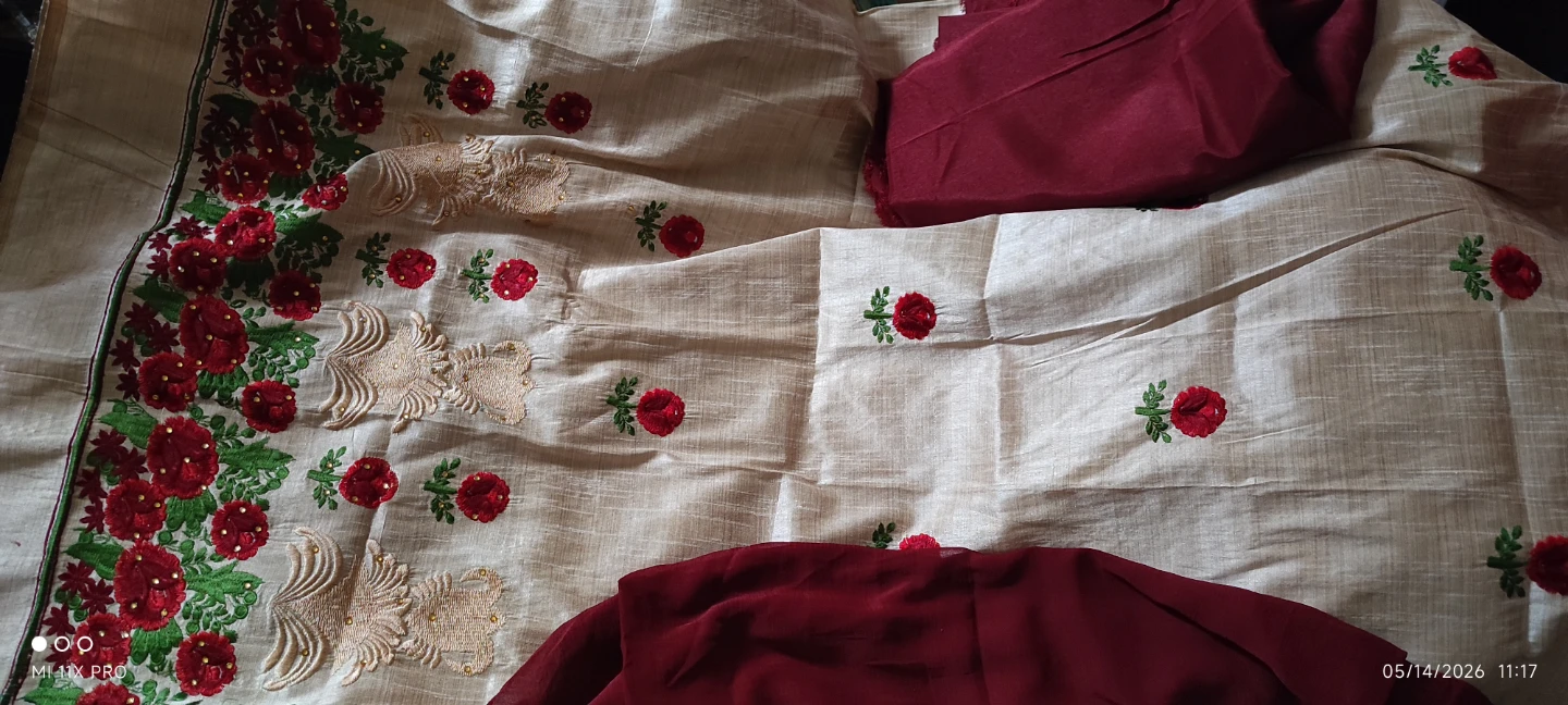 Embroidered Kurti with Maroon Dupatta - photo 3