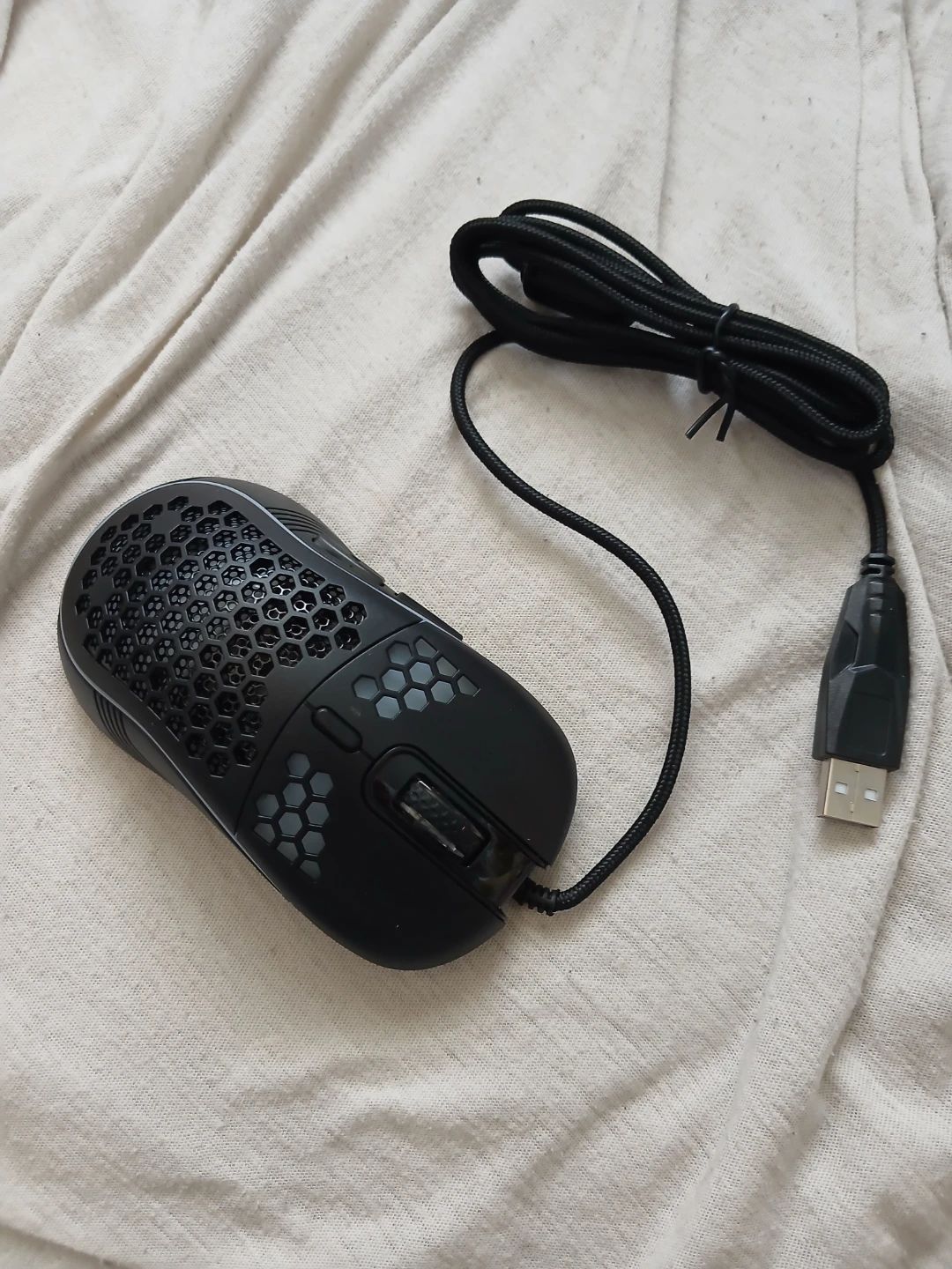 Gaming Mouse With Optical Design & Ergonomic Shape