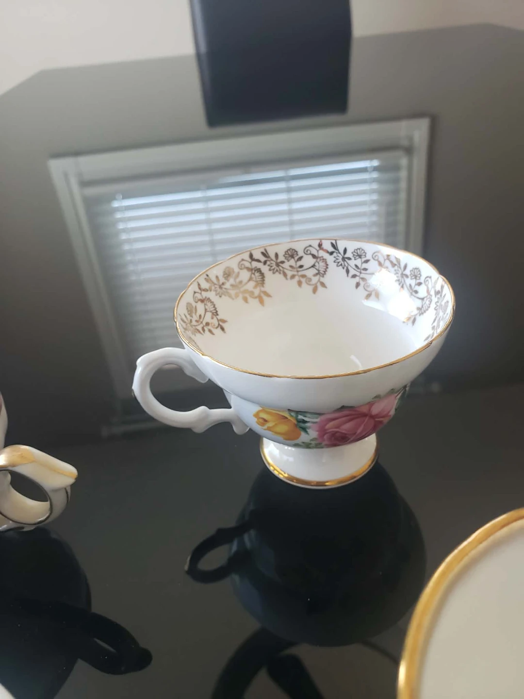 Set of 6 Vintage Teacups and a Wooden Clock - photo 4
