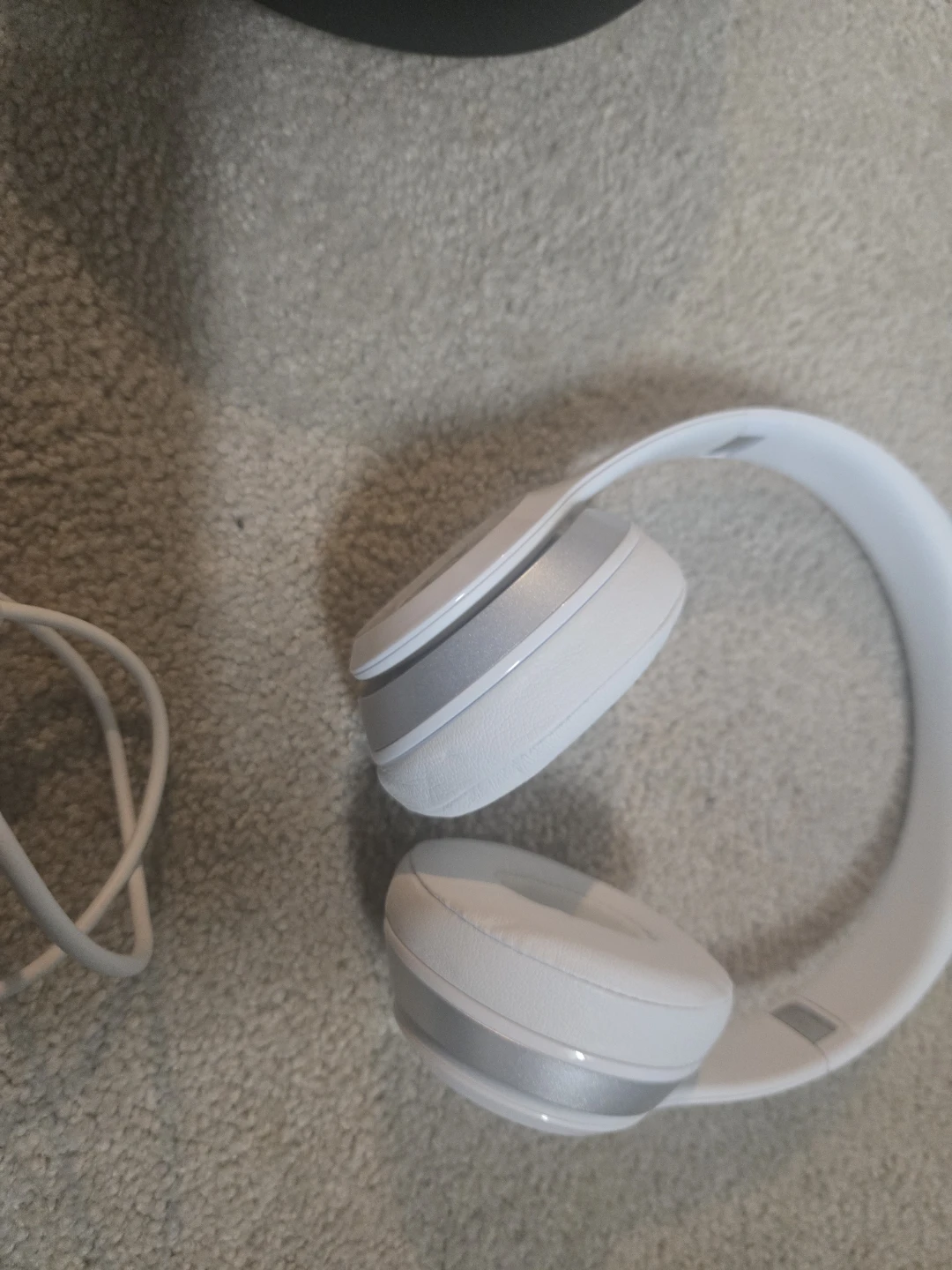 Beats Solo 3 Wireless On-Ear Headphones - White - photo 3