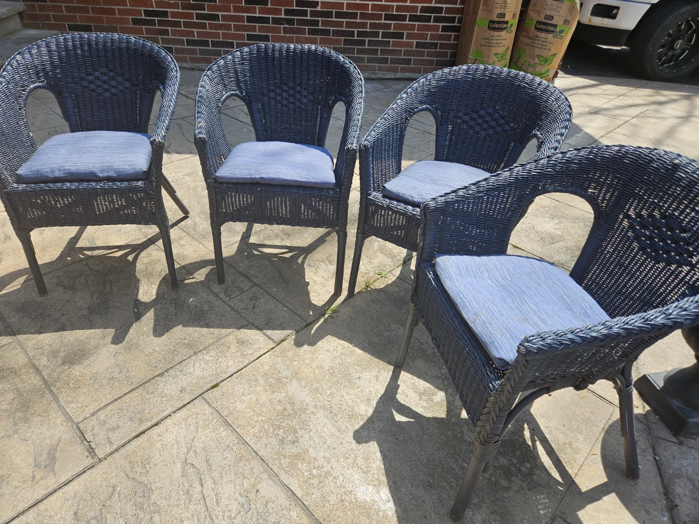 Set of 4 Navy Blue Wicker Patio Chairs with cushions