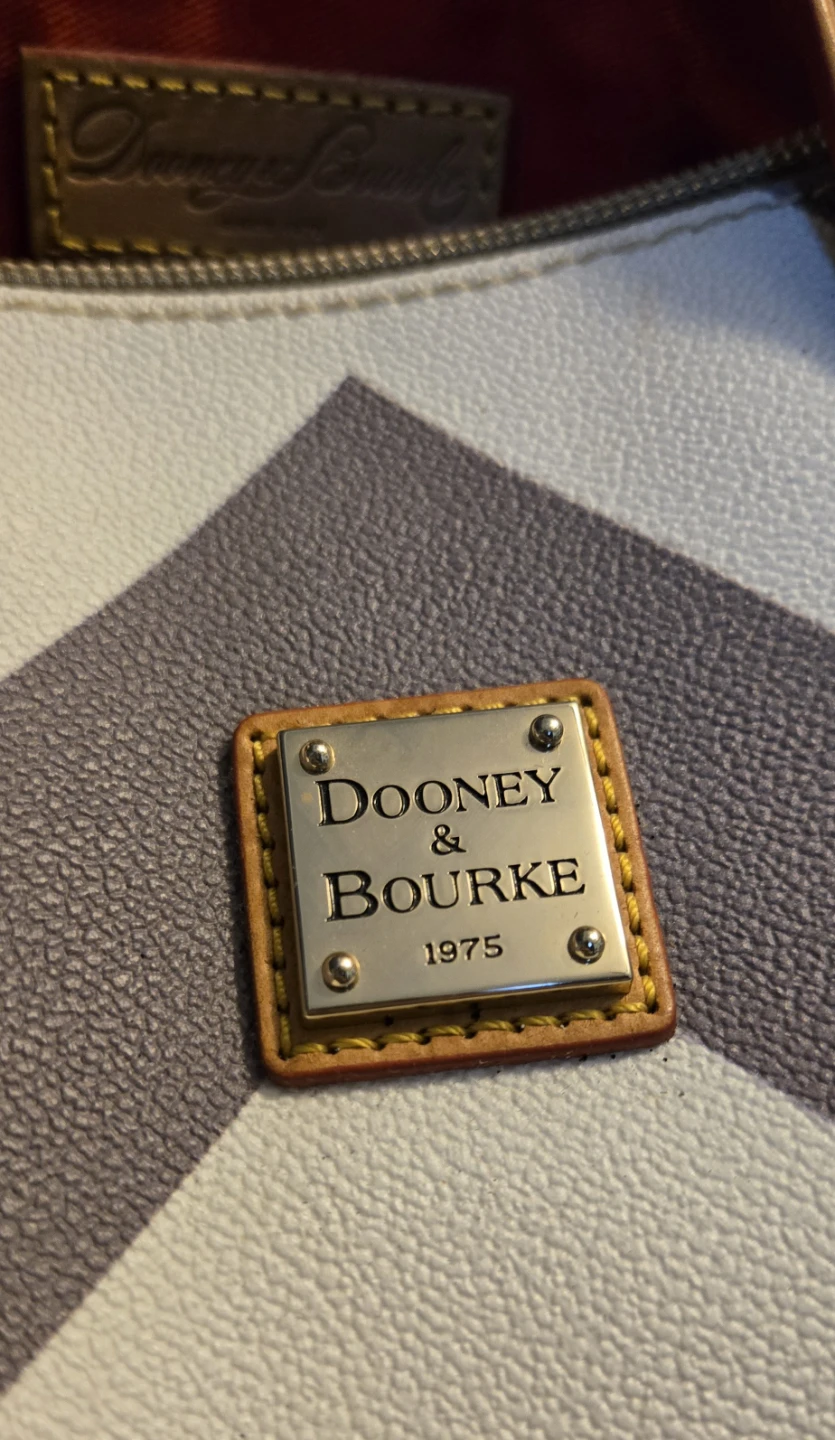 Dooney & Bourke Chevron Gray and White Purse - photo 3