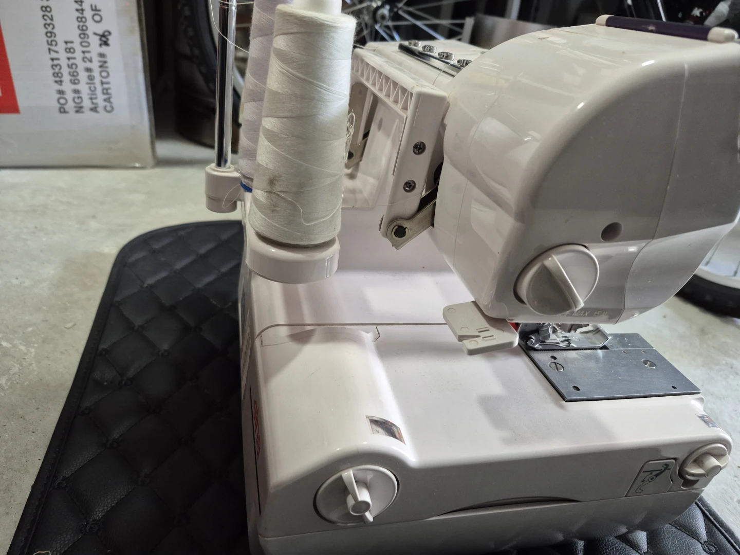 Elna 664 Overlock Serger Sewing Machine - photo 5