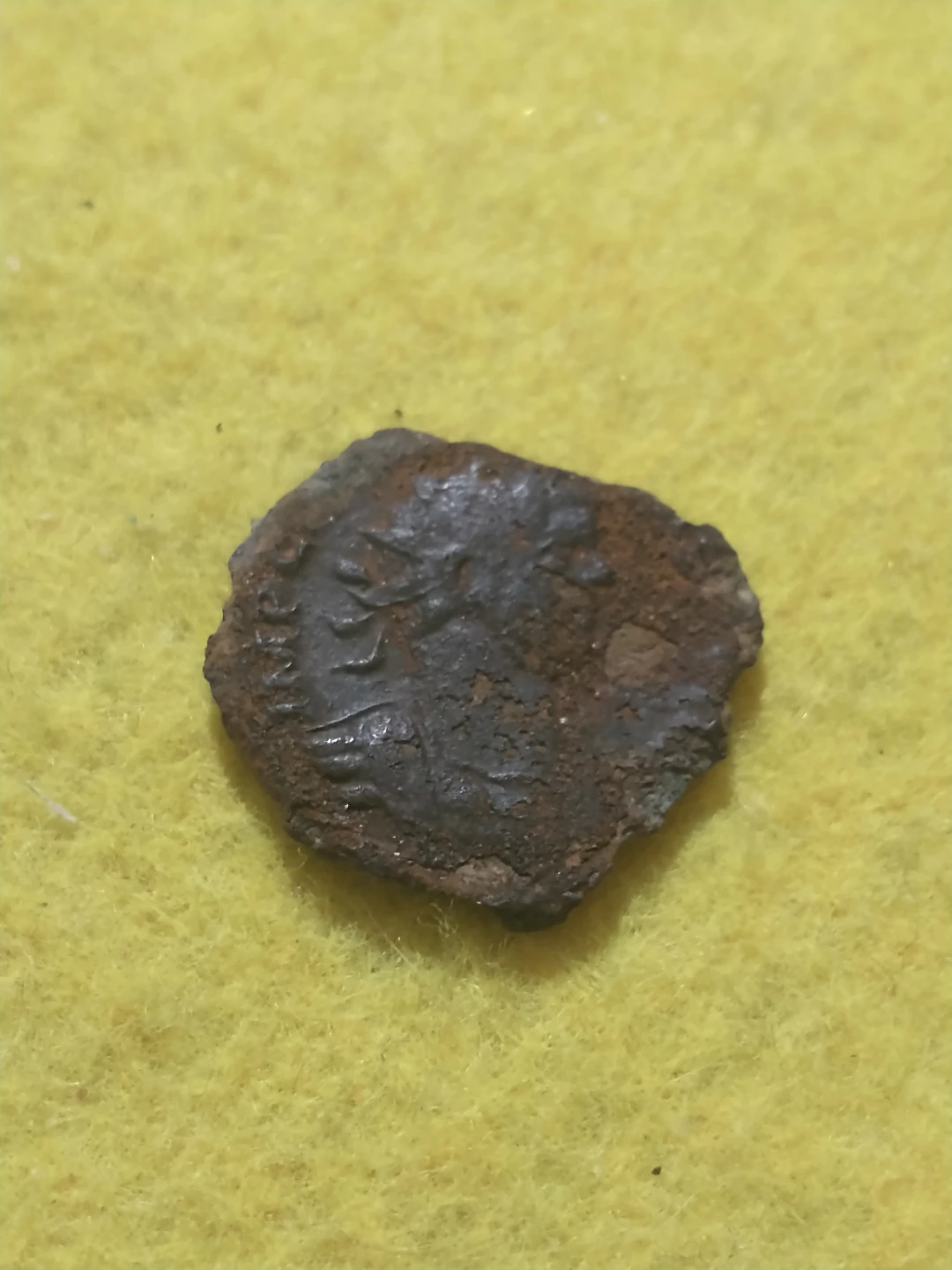 Rare 286-293 AD Caurasius ancient Roman provincial coin - photo 3