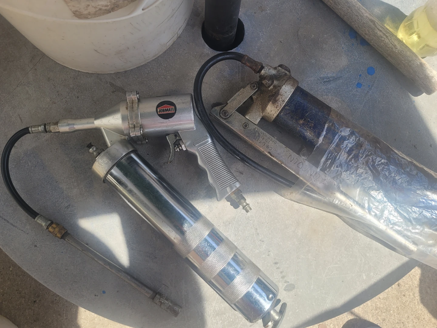 2 Pistol Grease Gun 1 Air Grease Gun and 1 manual - photo 4