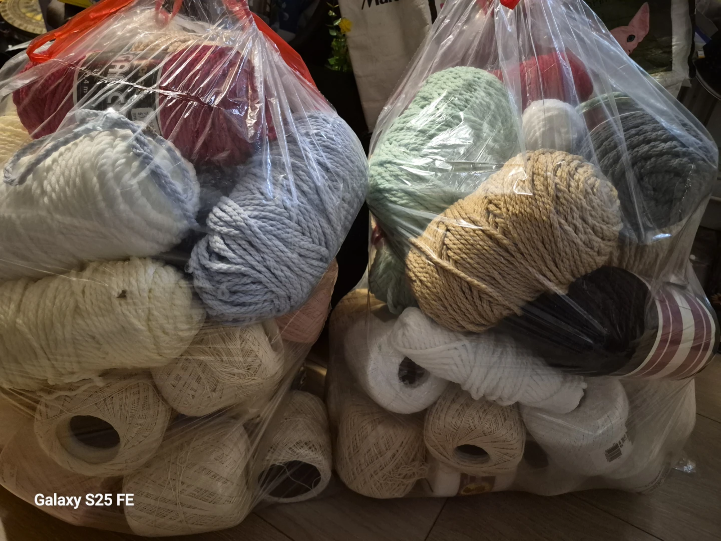 Large lot of assorted yarn - photo 2
