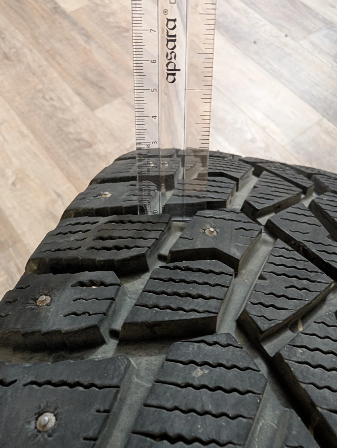 ❄️ 4 Studded Winter Tires on Rims – 235/60 R18 –  ❄️ - photo 2