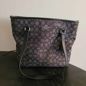Coach Signature Tote Bag