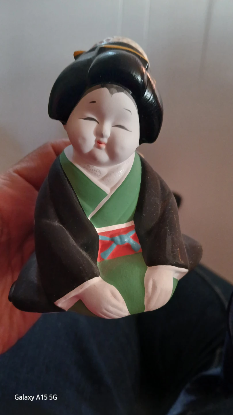 Decorative Geisha Figurine
