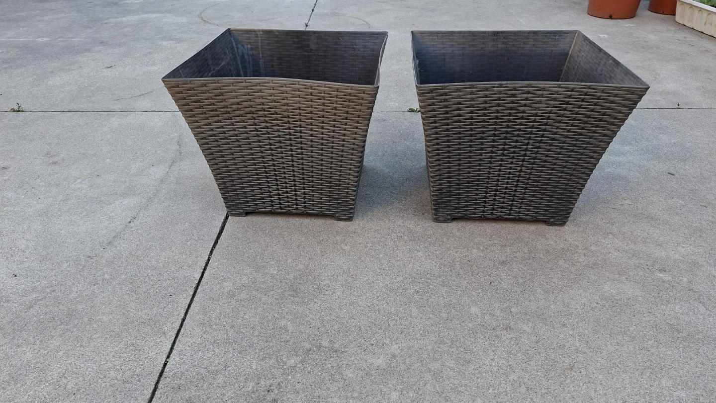 Set of 2 Square Rattan-Style Planters