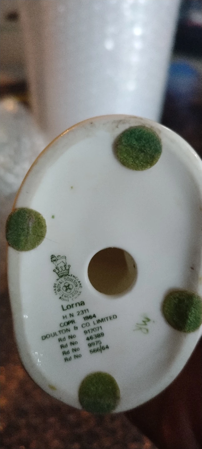 1964 Royal Doulton Lorna Figurine HN 2311 - photo 3