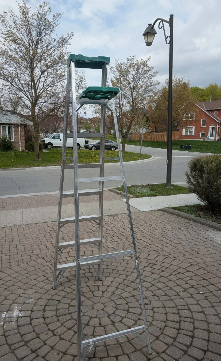 Featherlite FL-2210-08 8 ft. Aluminum Step Ladder - photo 2