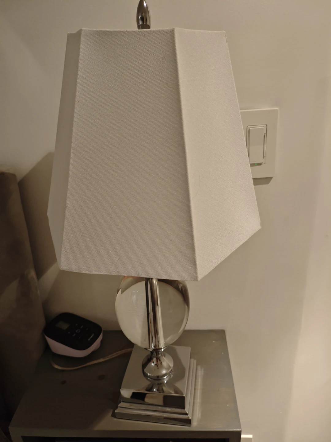Table Lamp with Clear Globe Base - photo 2