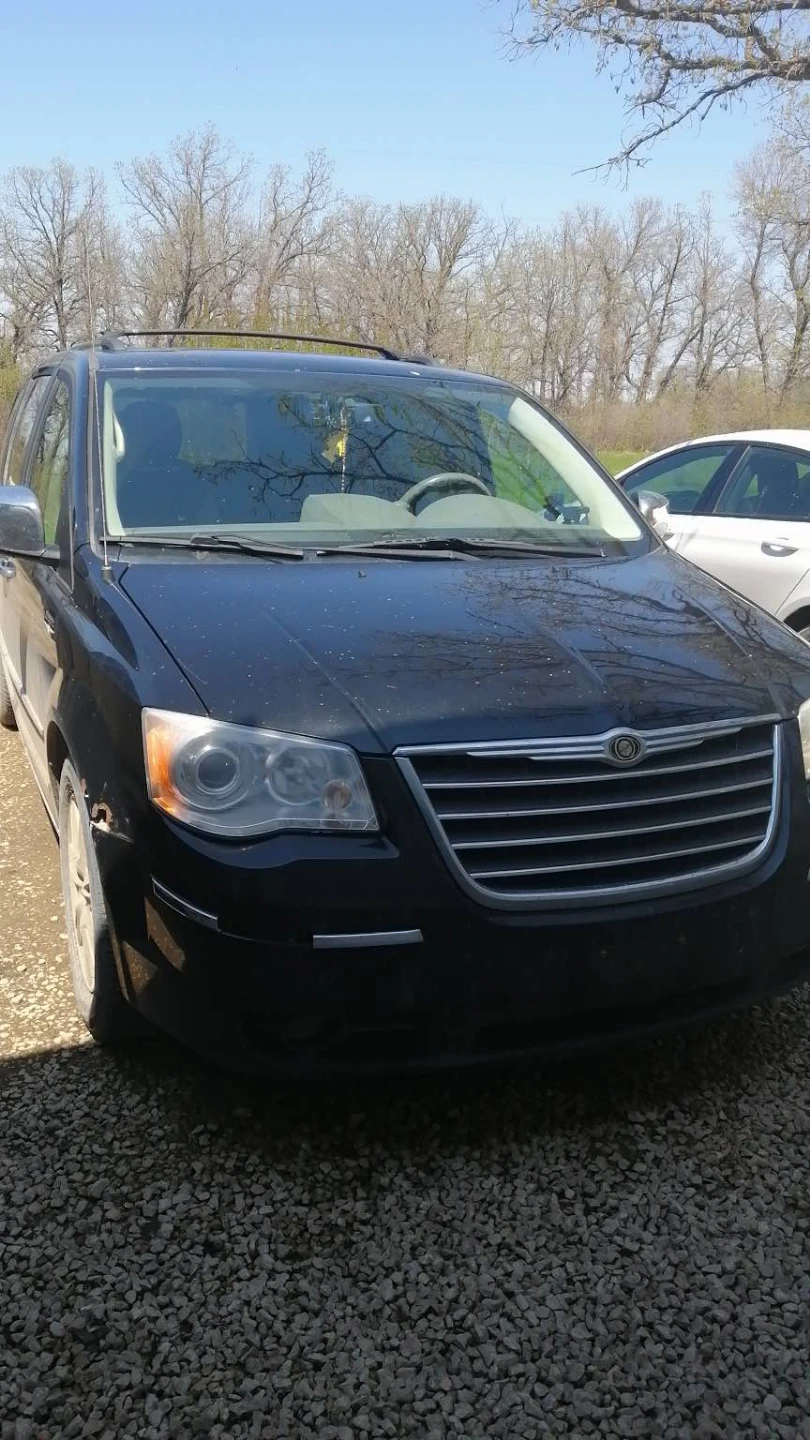 2008 Chrysler Town & Country Van