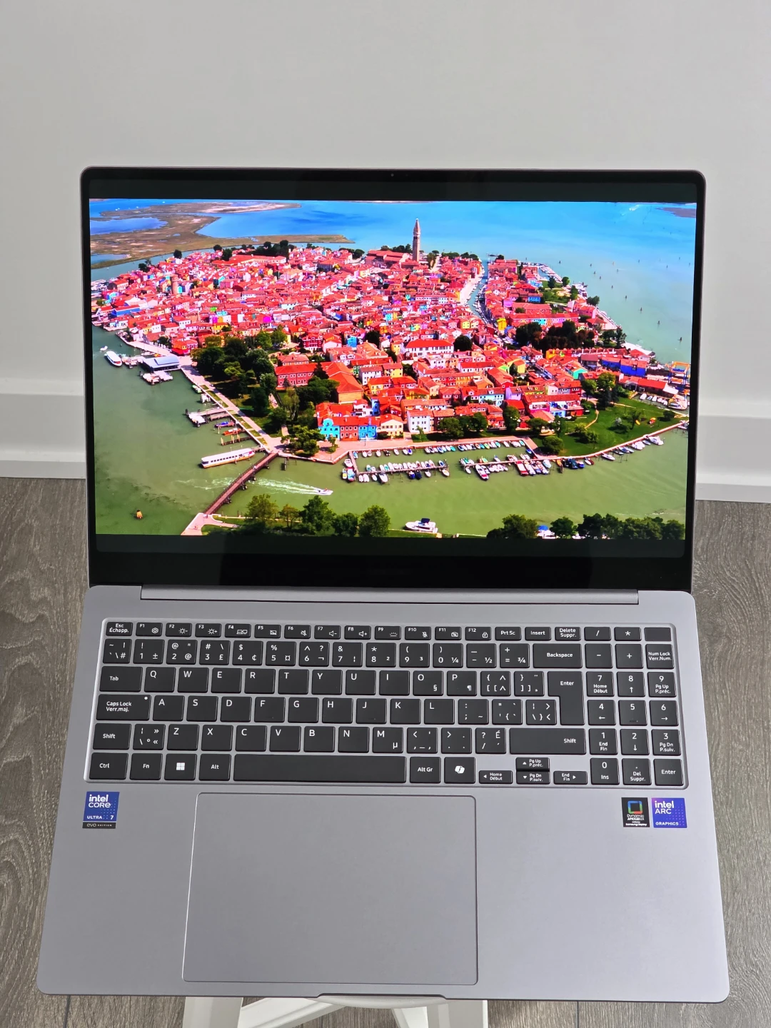 Samsung Galaxy Book5 Pro 16” Like New 16GB / 1TB