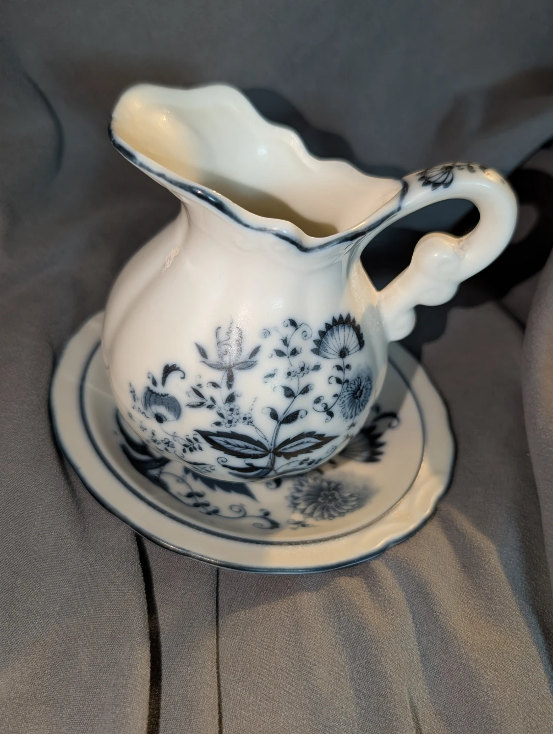 Blue Onion Pattern Creamer and Saucer Set - Japan - photo 5