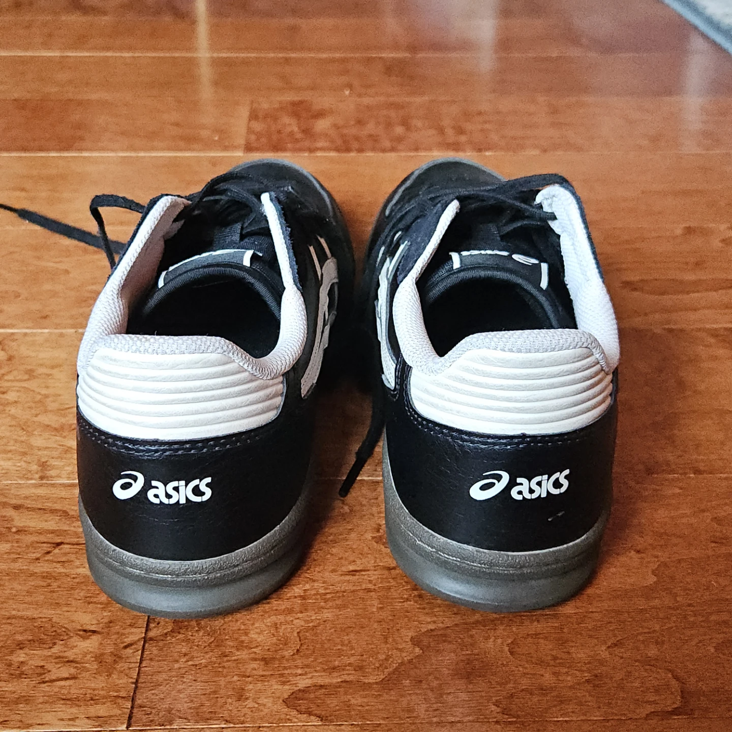 ASICS Skyhand OG Sneakers in Black/Gum - photo 3