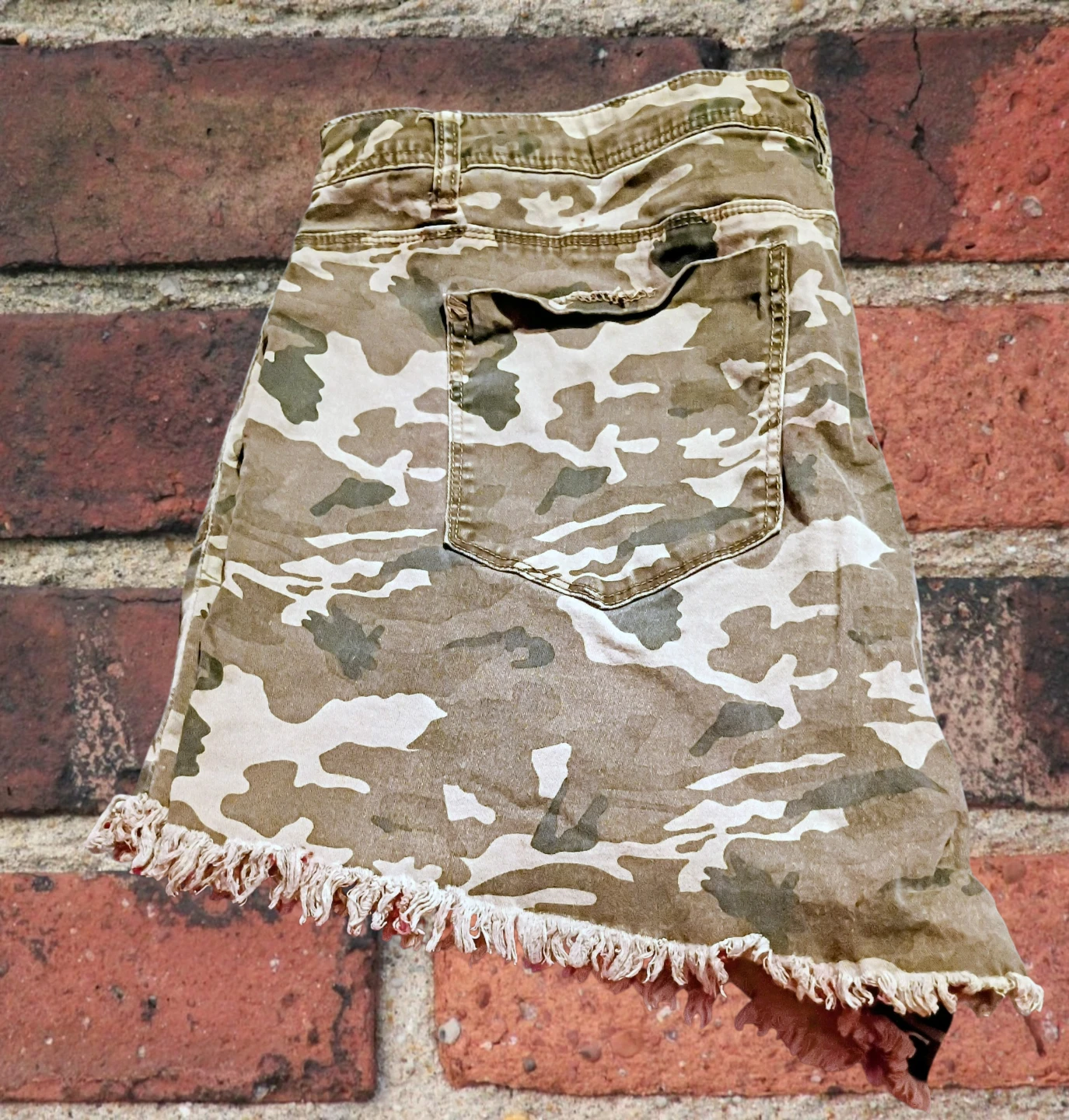 Women's camouflage jean shorts by Adriano Goldschmied Size 22