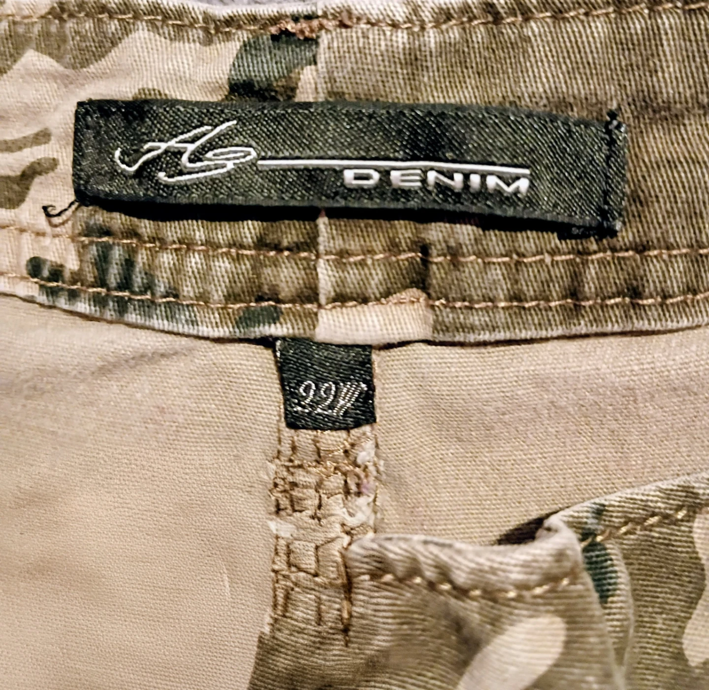 Women's camouflage jean shorts by Adriano Goldschmied Size 22 - photo 4