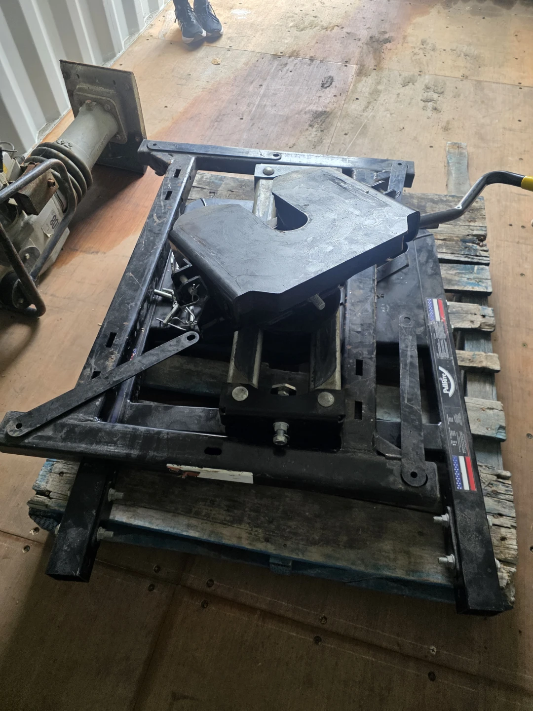 Super Glide Fifth Wheel RV Hitch