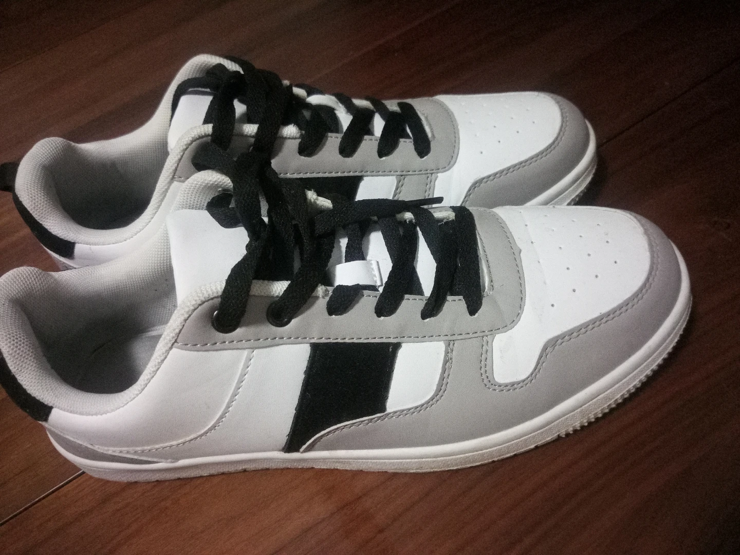 Men's White, Grey and Black Sneakers Size 9