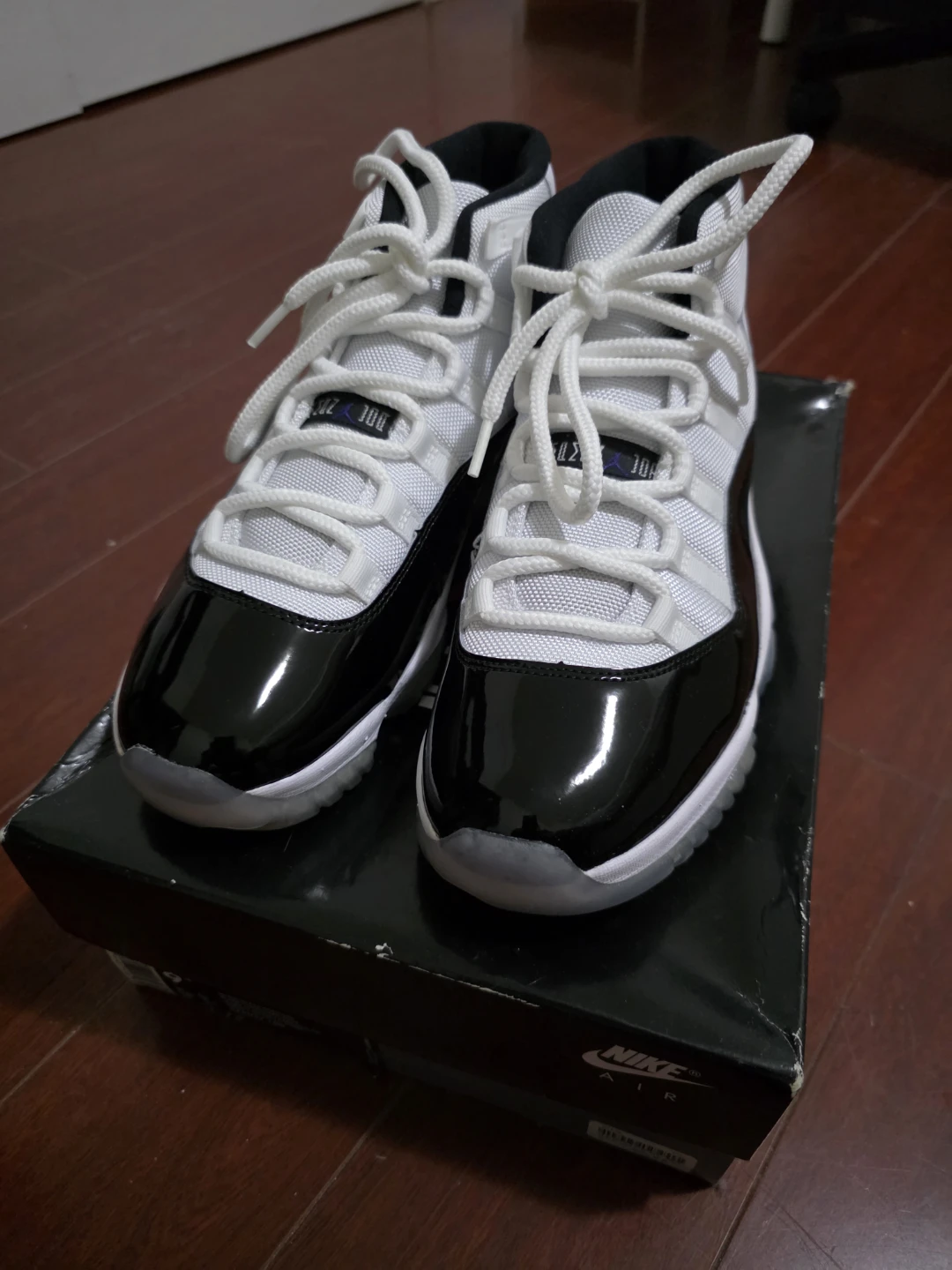 NEW! Air Jordan 11 Retro white/black Concord size 9.5 378037-100 - photo 3