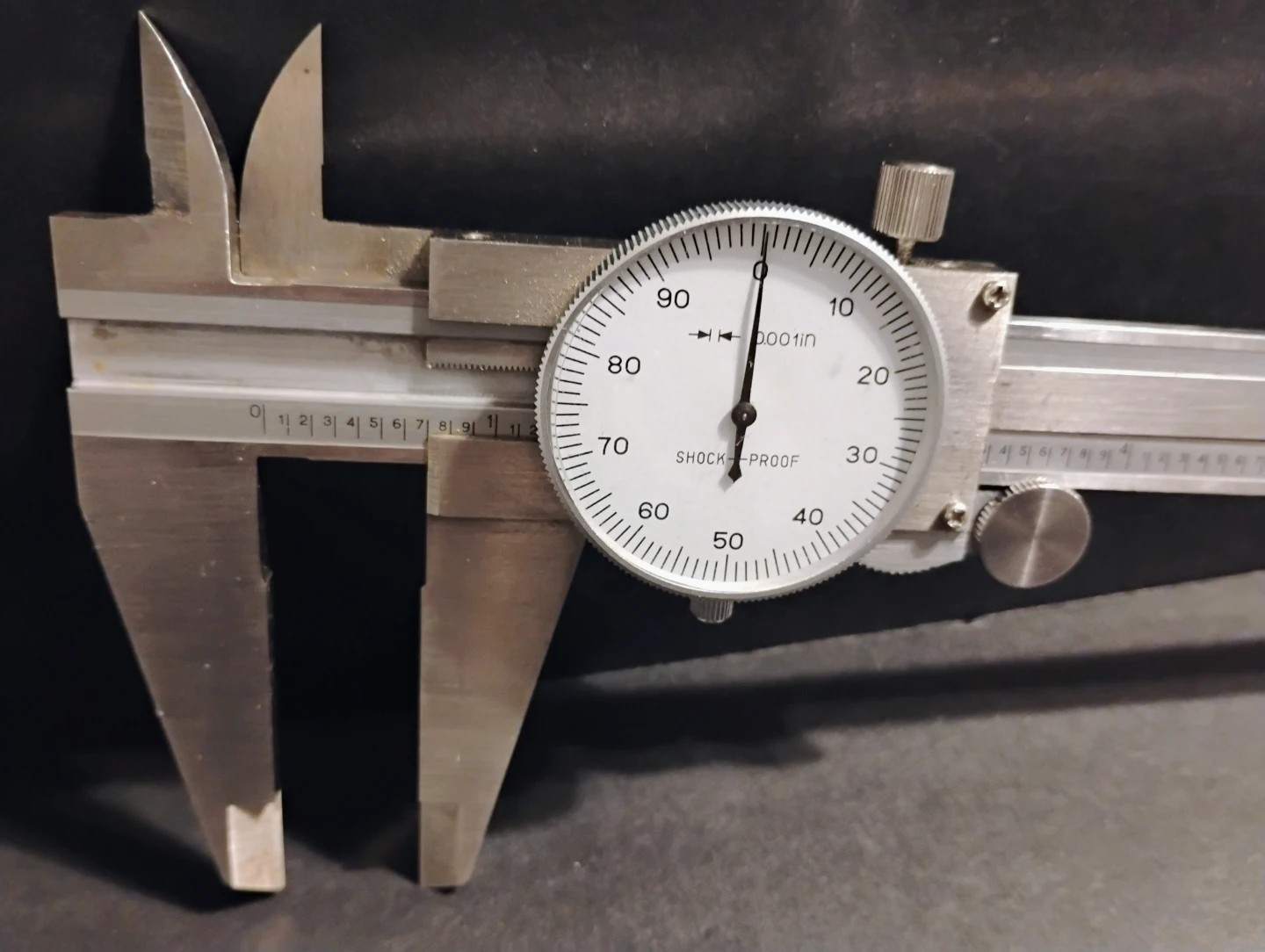 12" x .001" SHOCKPROOF DIAL CALIPER WITH WOODEN CASE - photo 2