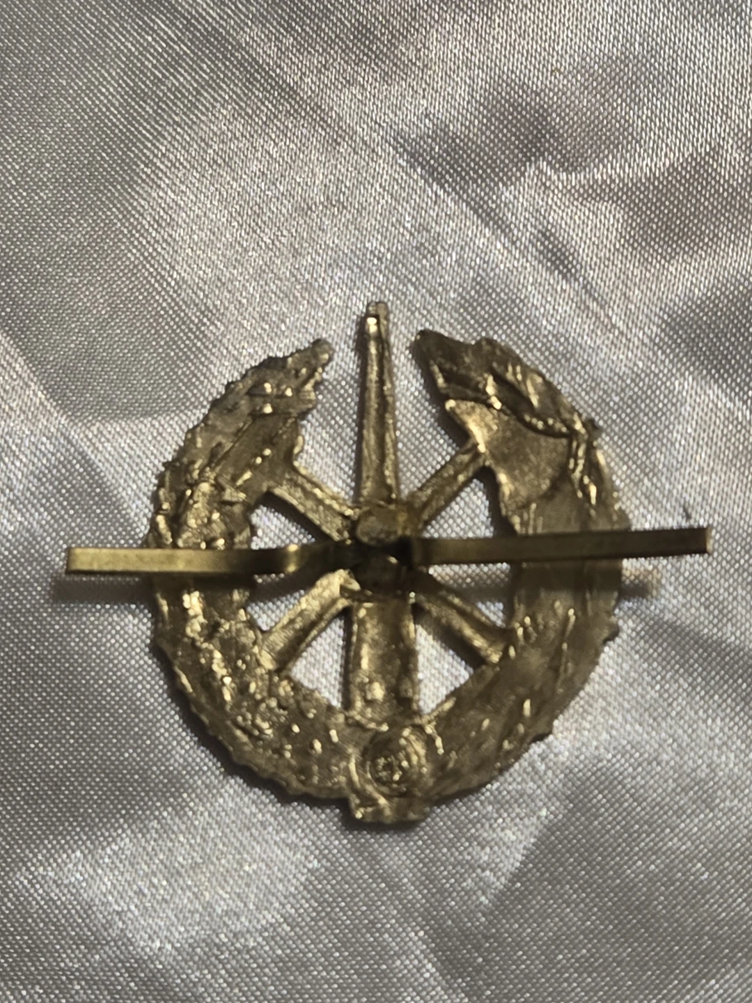 Vintage Brass Pin Badge Laurel Wreath Wheel - photo 2