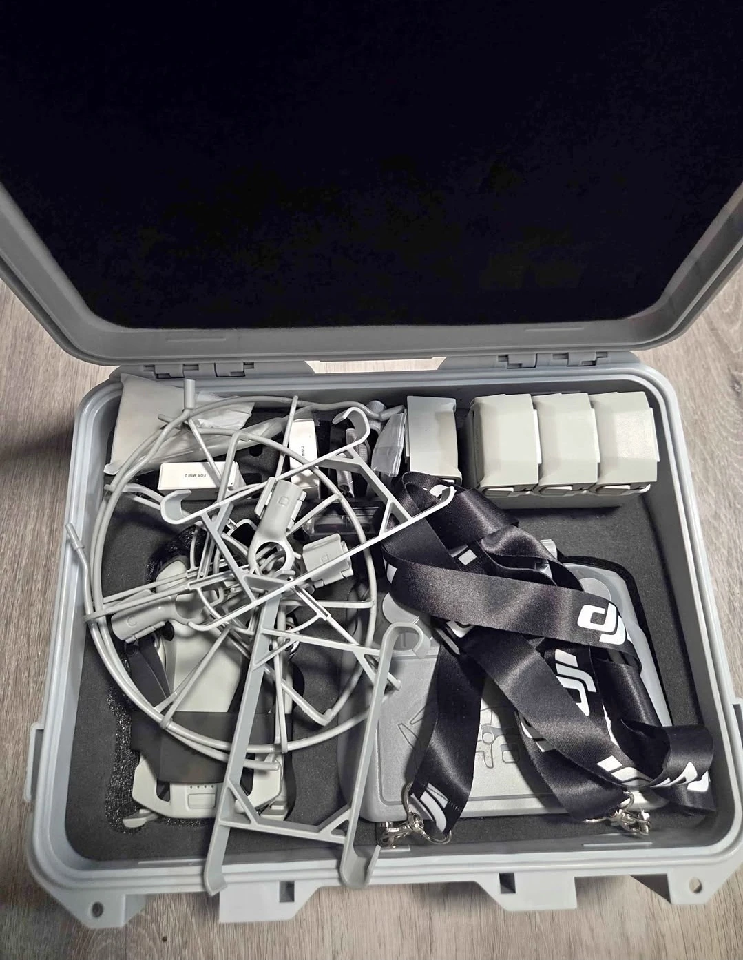 DJI Mini 4 Pro drone with 5 battery