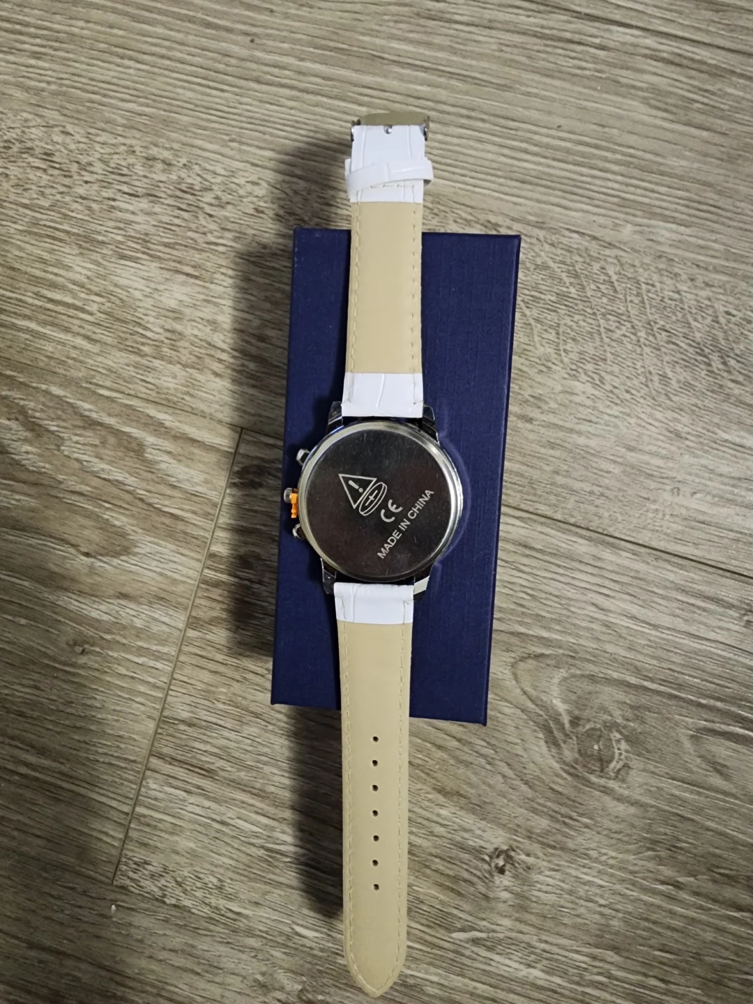 Brand new White SCXDK Chronograph Watch - photo 4