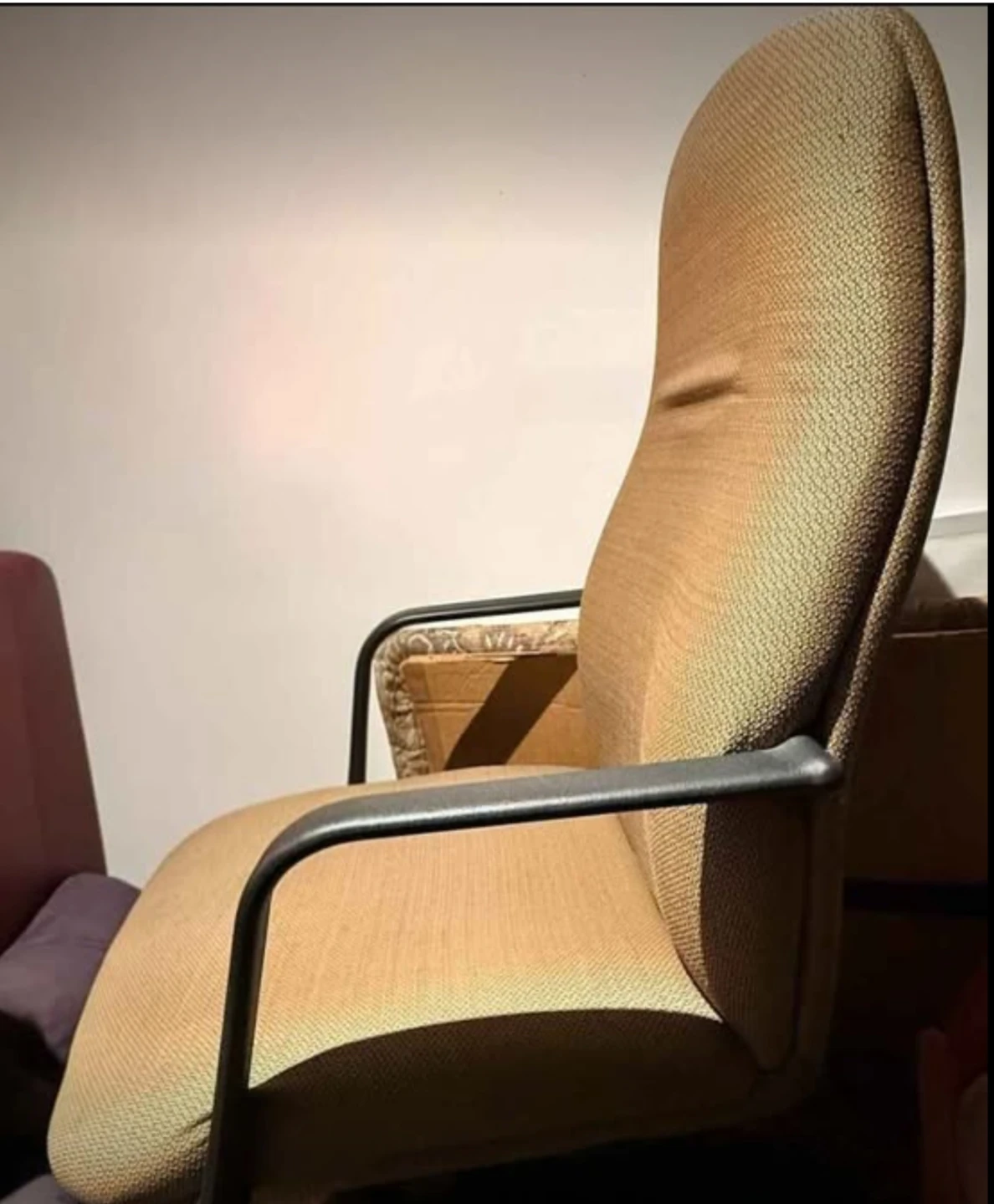 Bundle offer - Buy the table and get the chair,Sofa - FREE - photo 2