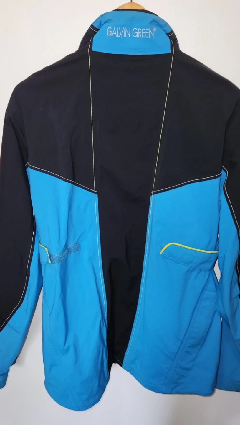 GORE -TEX GALVIN GREEN  new smoke & pet free home. - photo 5