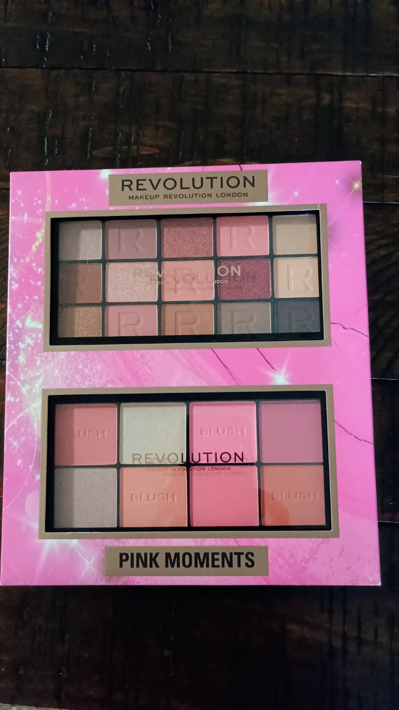 Revolution Pink Moments Eyeshadow & Blush Palette