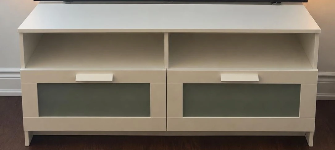 Tv bench used like new ( Moving sale)