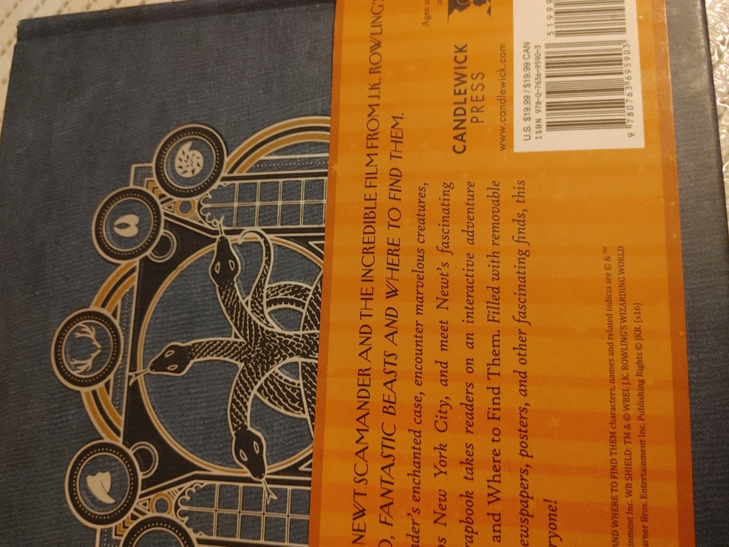 Newt Scamander: A Movie Scrapbook - photo 2