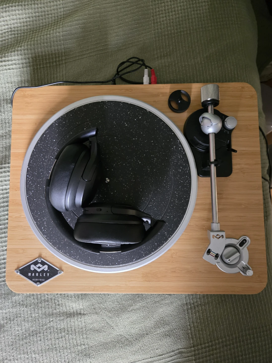 Marley Turntable / Bluetooth Headphones