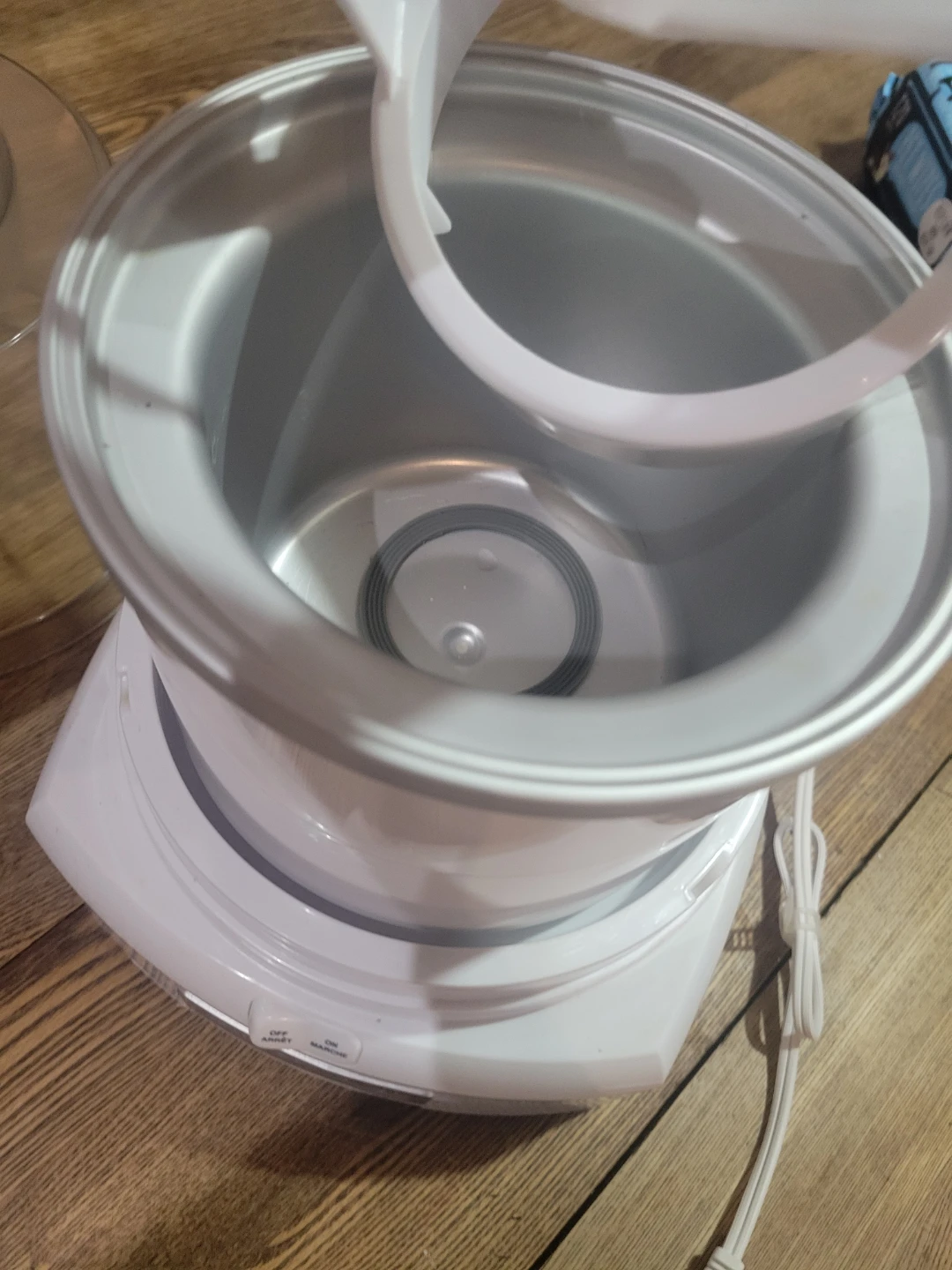 Cuisinart Ice Cream Maker / Frozen Yogurt Machine – Like New 🍦 - photo 5