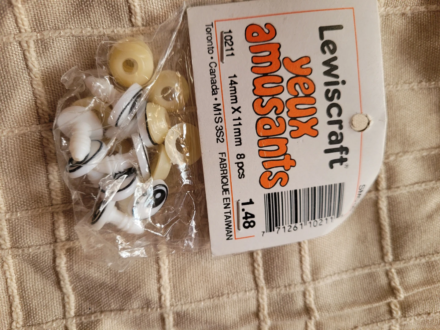 Lewiscraft Cartoon Eyes - 14mm x 11mm (8 pcs)