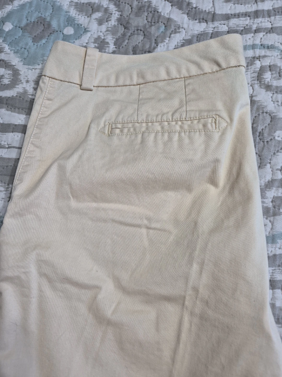 Ladies Size 12 Tommy Hilfiger Cream Shorts - photo 3