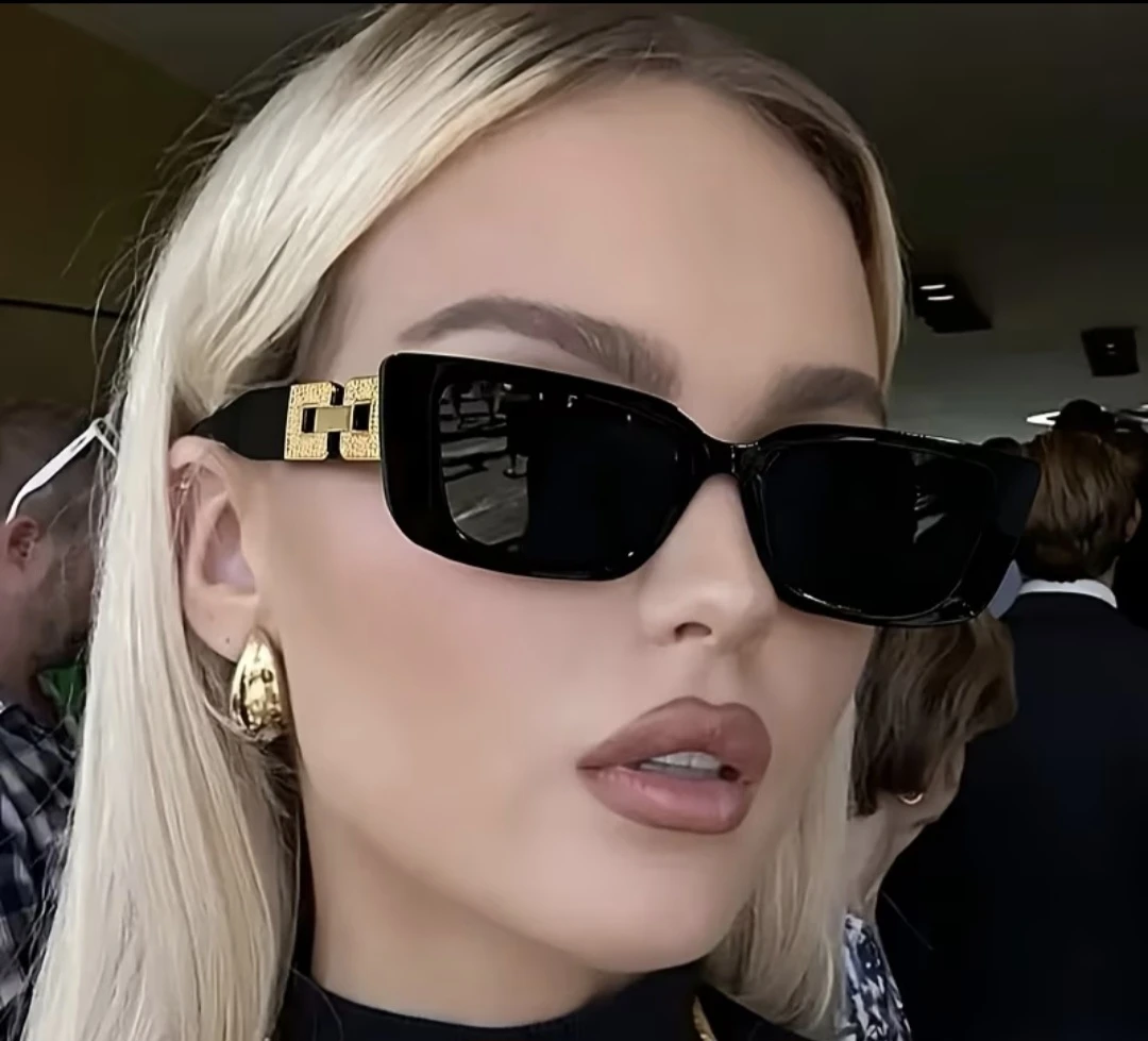 Lunettes de soleil noires