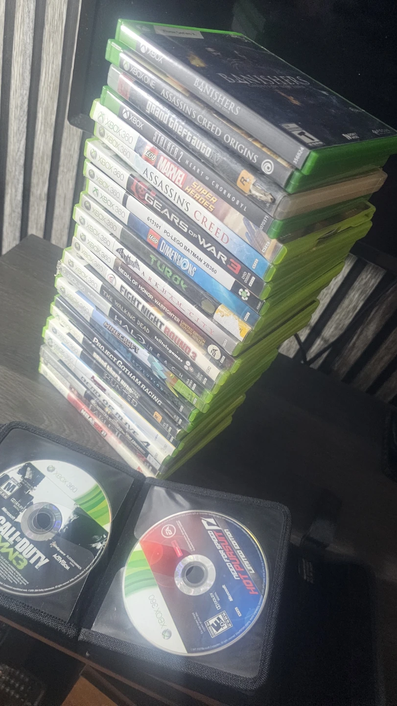 Xbox One Consoles 360 and xbox 1 - photo 5