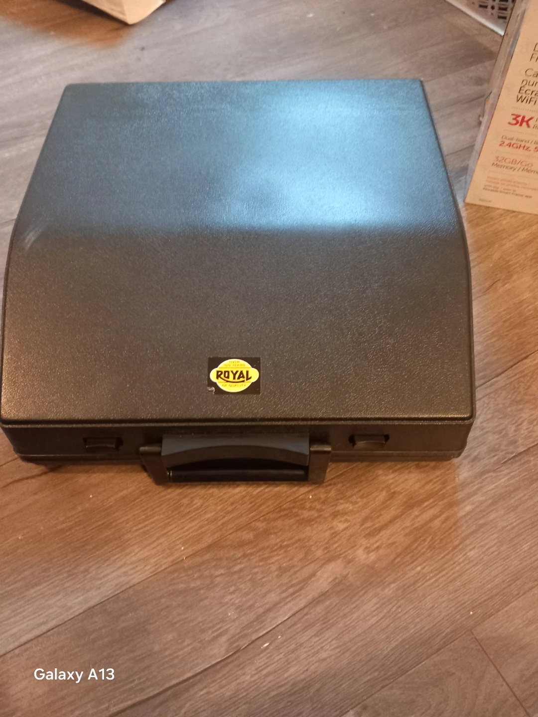 Royal Scrittore Portable Manual Typewriter with Case - photo 5