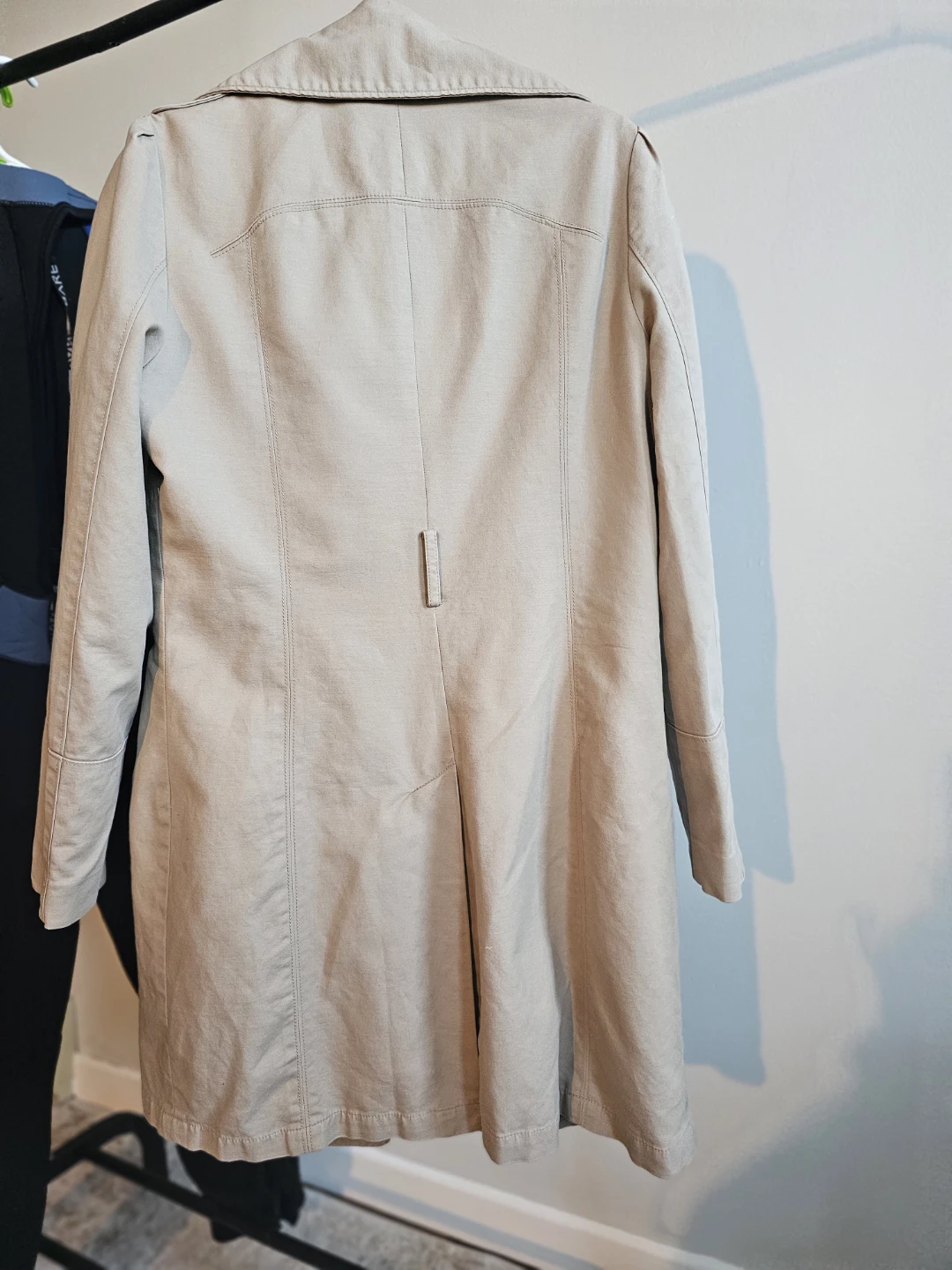 Light coat - photo 2
