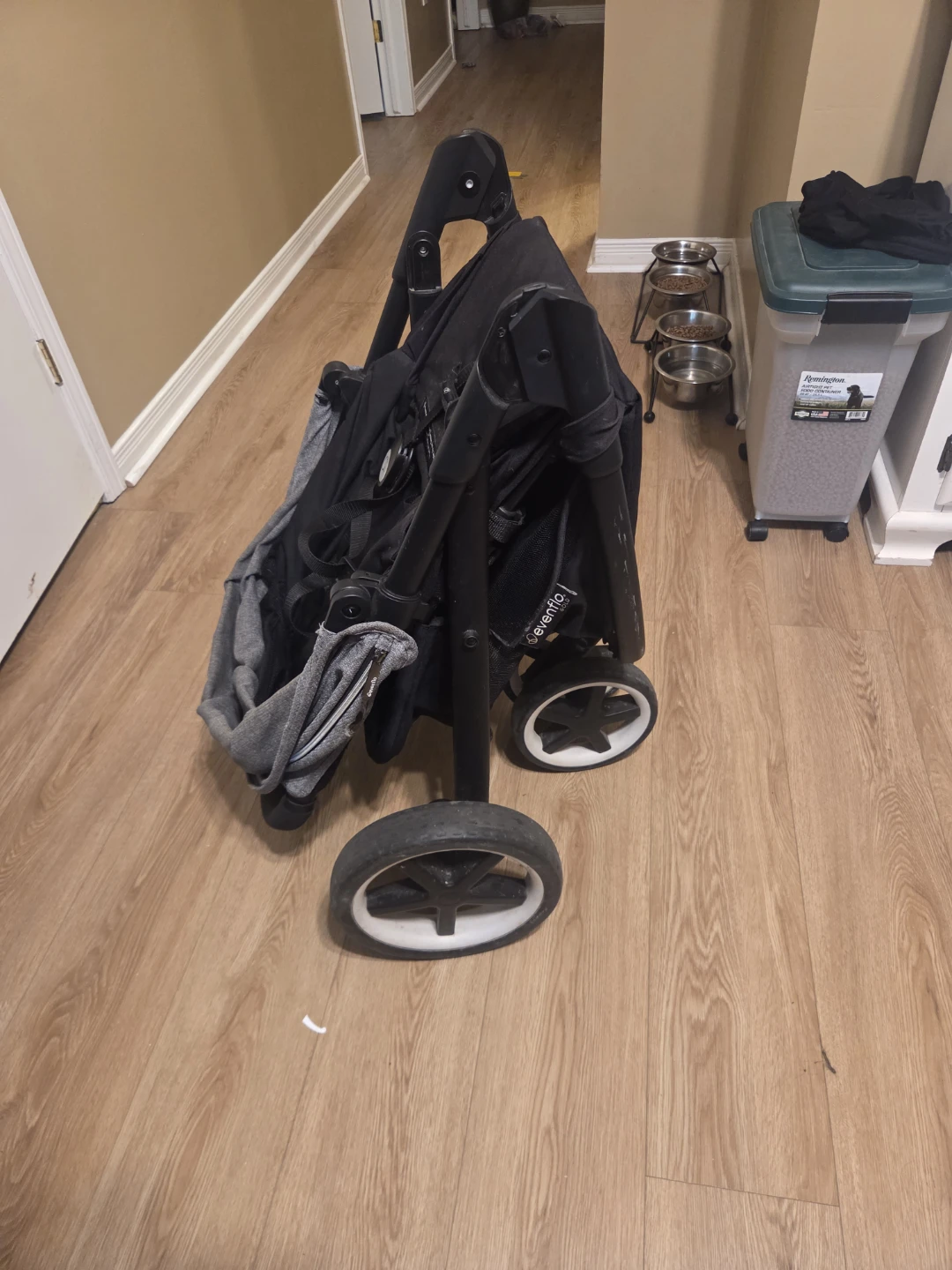 Evenflo Lightweight Stroller - photo 2